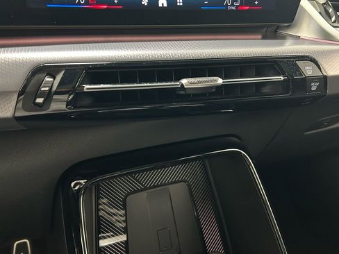 Used 2025 BMW X2 M35i AWD/4WD image 18
