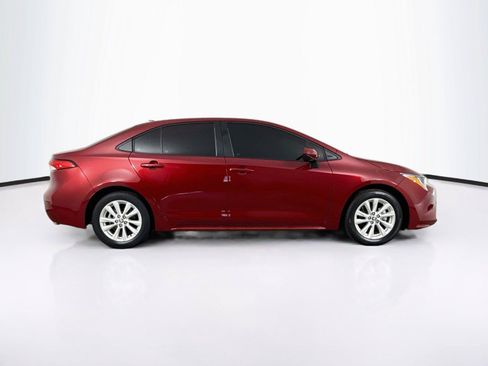 Used 2023 Toyota Corolla LE w/ LE Convenience Package FWD image 5