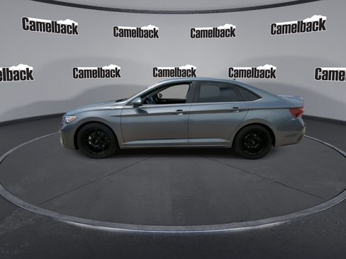 Used 2023 Volkswagen Jetta SE w/ Panoramic Sunroof Package FWD image 4