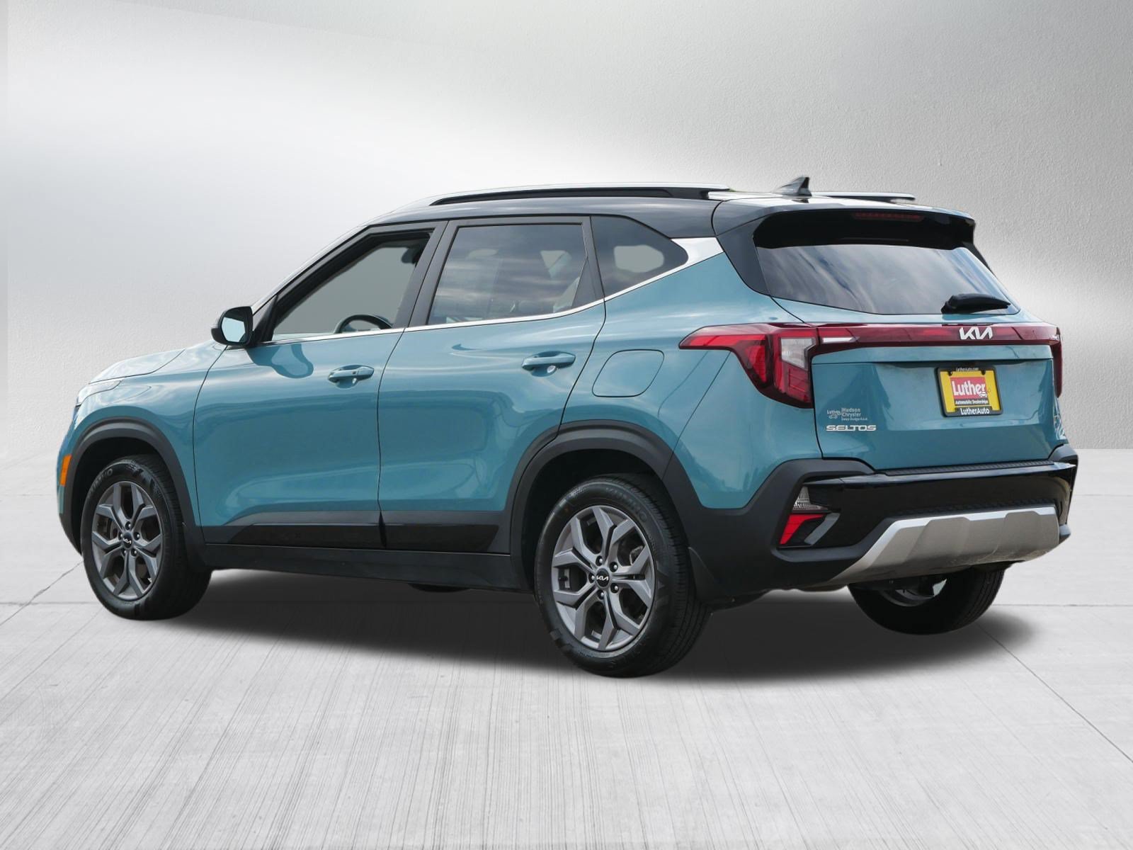 Used 2024 Kia Seltos S AWD/4WD image 5