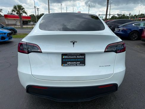 Used 2022 Tesla Model Y Long Range AWD/4WD image 6
