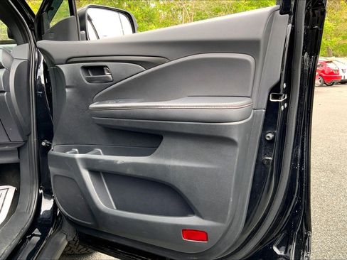 Used 2025 Honda Ridgeline TrailSport image 27