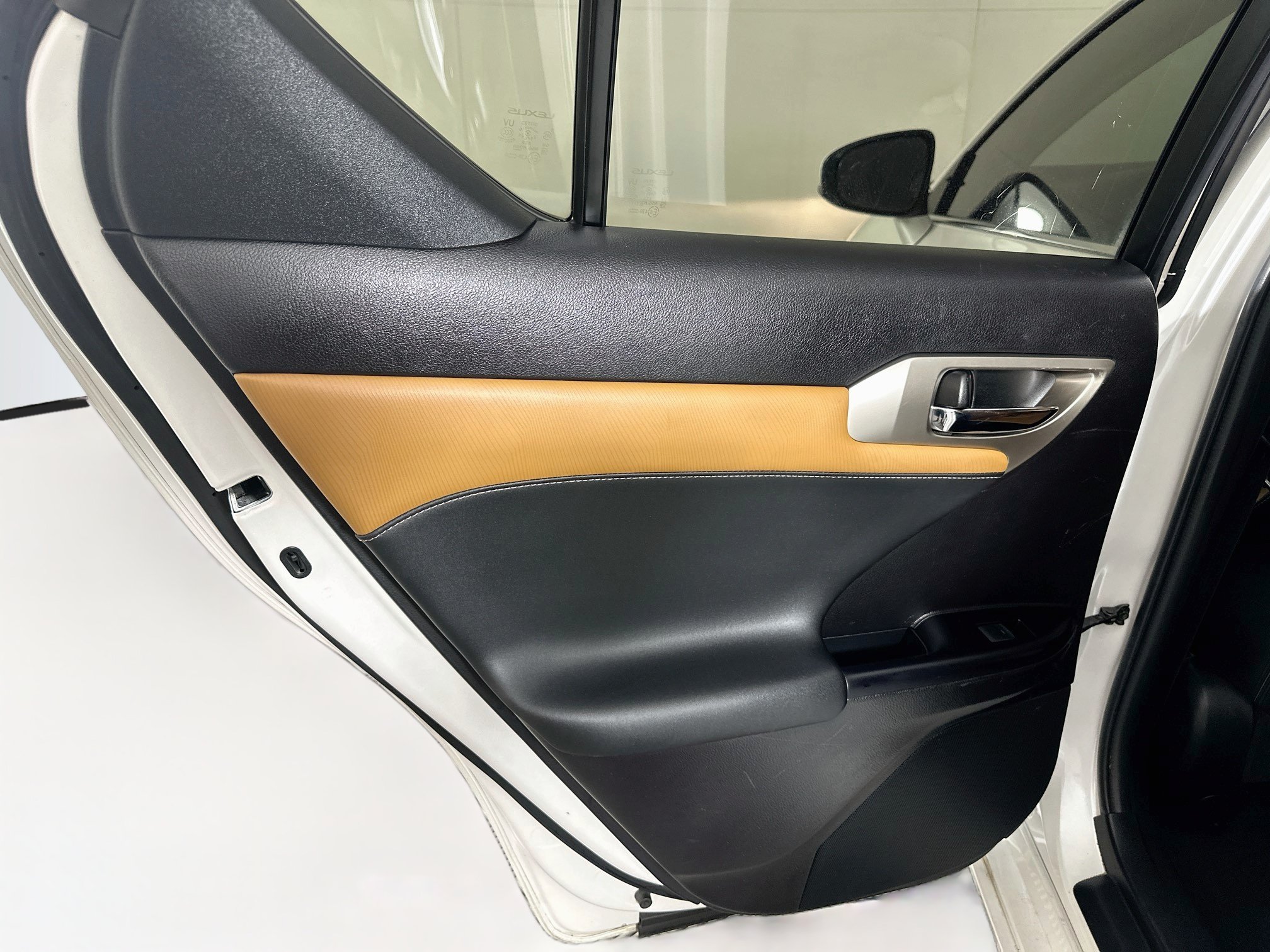 Used 2016 Lexus CT 200h w/ Seat Comfort Package FWD image 25