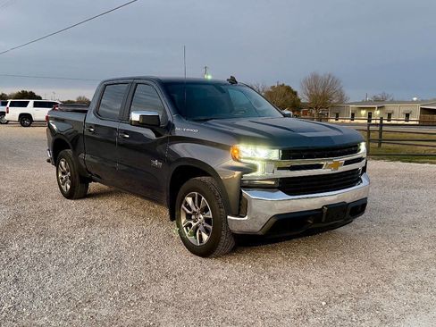 Used 2021 Chevrolet Silverado 1500 LT w/ Texas Edition Plus image 2