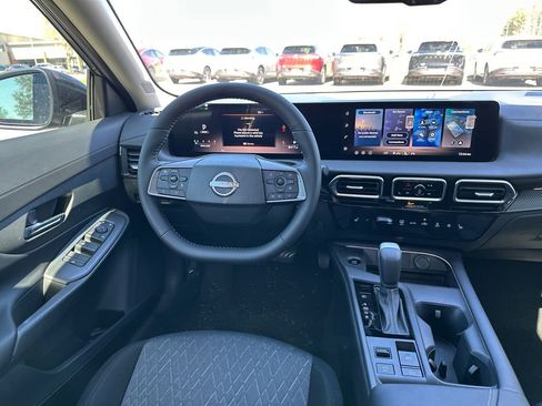 Used 2026 Nissan Sentra SV w/ SV Convenience Package image 18