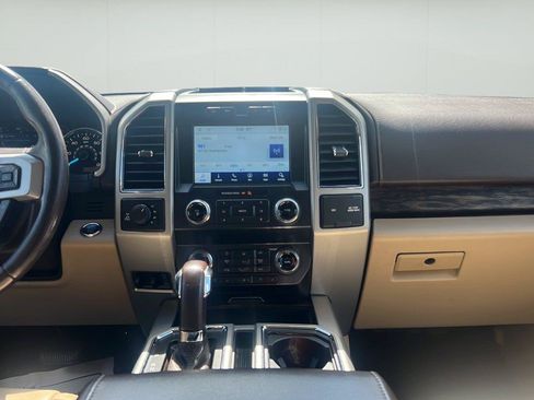 Used 2019 Ford F150 Lariat w/ Equipment Group 502A Luxury AWD/4WD image 15