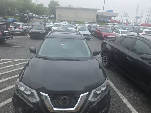 Used 2020 Nissan Rogue SL w/ Premium Package AWD/4WD image 2
