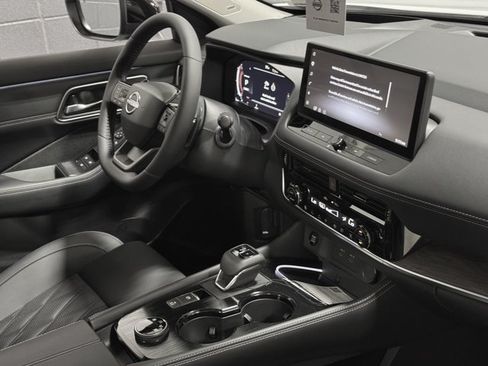 New 2026 Nissan Rogue Platinum w/ Platinum Premium Package AWD/4WD image 10