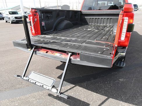 Used 2023 Ford F250 Lariat w/ Lariat Ultimate Package AWD/4WD image 28