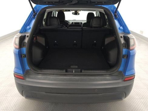 Used 2021 Jeep Cherokee Latitude Plus FWD image 29