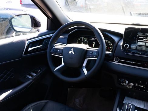 New 2025 Mitsubishi Outlander SEL Black Edition image 9