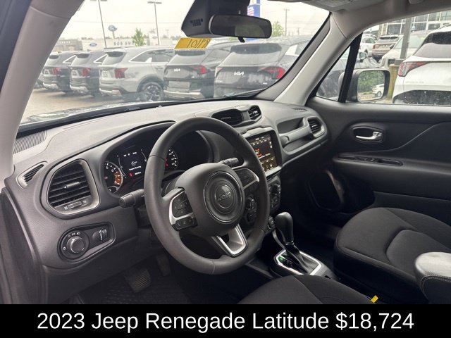 Used 2023 Jeep Renegade Latitude AWD/4WD image 11