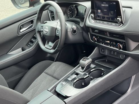 New 2026 Nissan Rogue SV FWD image 9