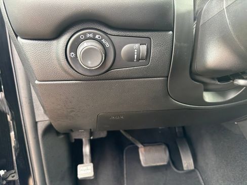 Used 2025 Dodge Durango GT RWD image 27