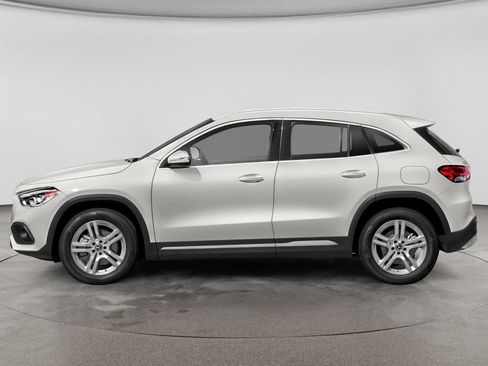 Used 2023 Mercedes-Benz GLA 250 4MATIC image 3