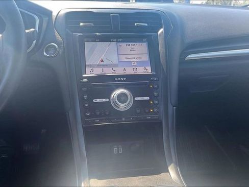 Used 2019 Ford Fusion Energi Titanium FWD image 30