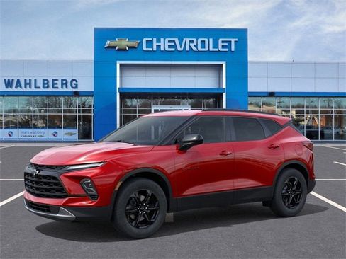 New 2025 Chevrolet Blazer LT w/ Convenience Package image 2