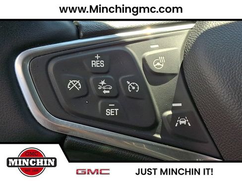 Used 2023 Chevrolet Equinox Premier AWD/4WD image 22