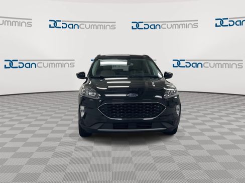 Used 2022 Ford Escape Titanium AWD/4WD image 3
