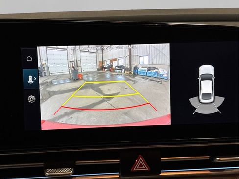 Used 2022 Hyundai Elantra Limited image 29