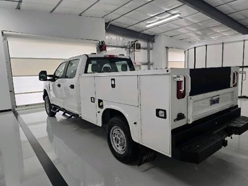 Used 2021 Ford F250 XL w/ Power Equipment Group AWD/4WD image 4