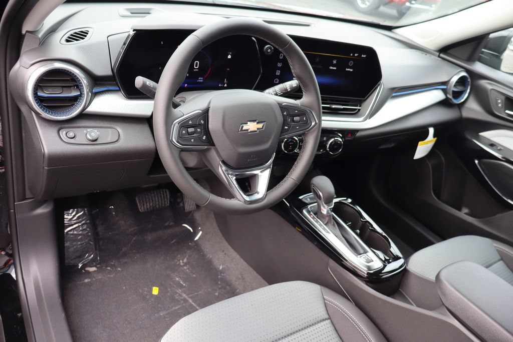 New 2026 Chevrolet Trax LT w/ LT Convenience Package FWD image 6