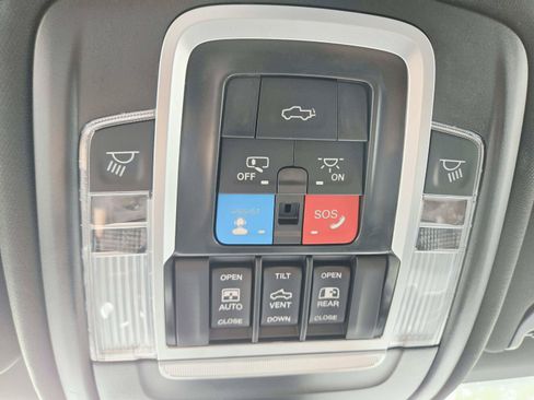 Used 2024 RAM 2500 Limited AWD/4WD image 39