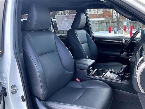 Used 2023 Lexus GX 460 Premium image 7