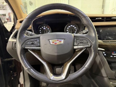 Used 2020 Cadillac XT6 Premium Luxury w/ Platinum Package image 17