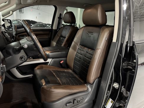 Used 2017 Nissan Titan Platinum Reserve image 25