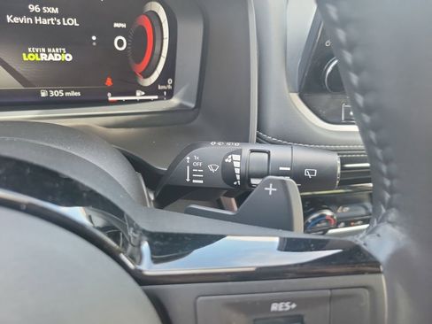 Used 2023 Nissan Rogue Platinum AWD/4WD image 21