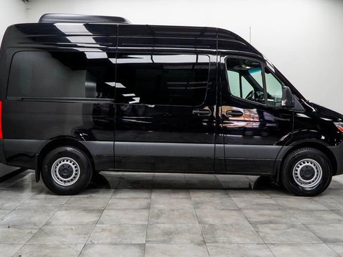 Used 2024 Mercedes-Benz Sprinter 2500 image 10