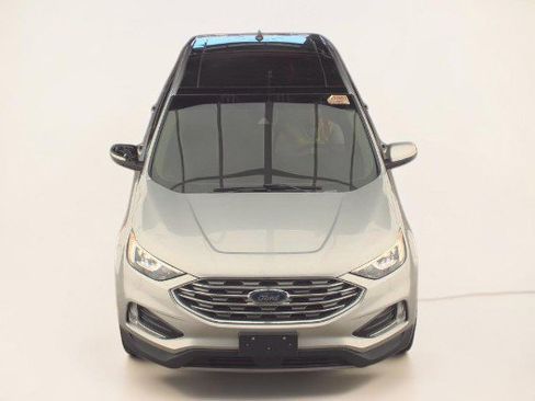 Used 2019 Ford Edge Titanium w/ Cold Weather Package AWD/4WD image 2