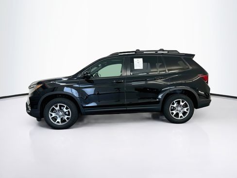 Used 2023 Honda Passport TrailSport image 4