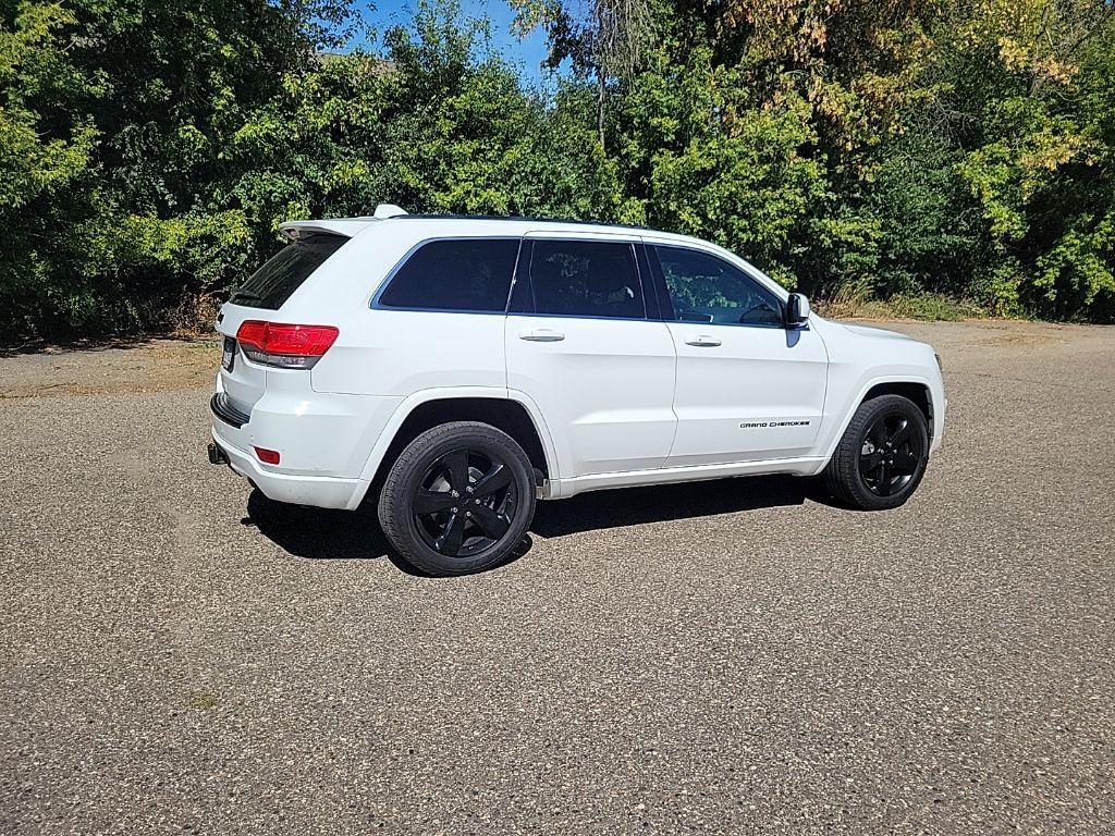 Used 2015 Jeep Grand Cherokee Altitude AWD/4WD image 11