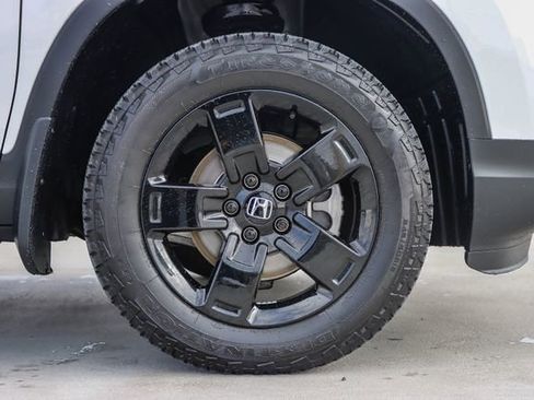 Used 2025 Honda Ridgeline Black Edition image 11