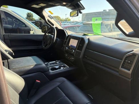 Used 2020 Ford Expedition XLT w/ Equipment Group 202A AWD/4WD image 5
