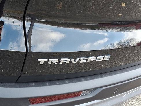New 2026 Chevrolet Traverse LT image 8