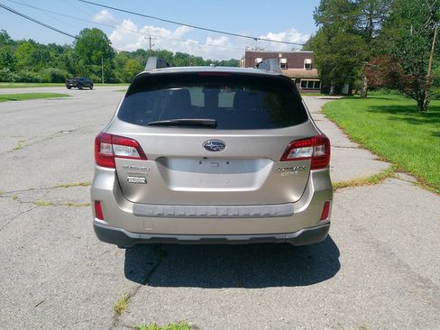 Used 2015 Subaru Outback 2.5i Limited AWD/4WD image 7