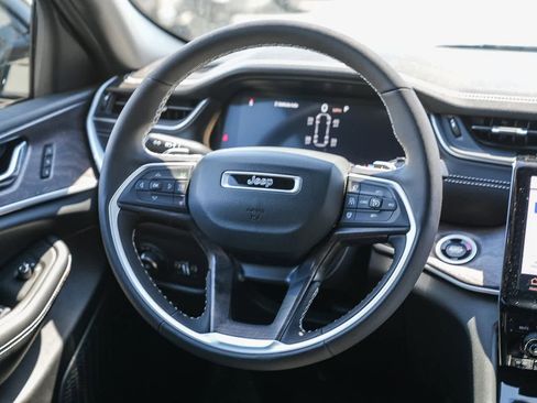 New 2025 Jeep Grand Cherokee L Limited w/ Luxury Tech Group II image 16