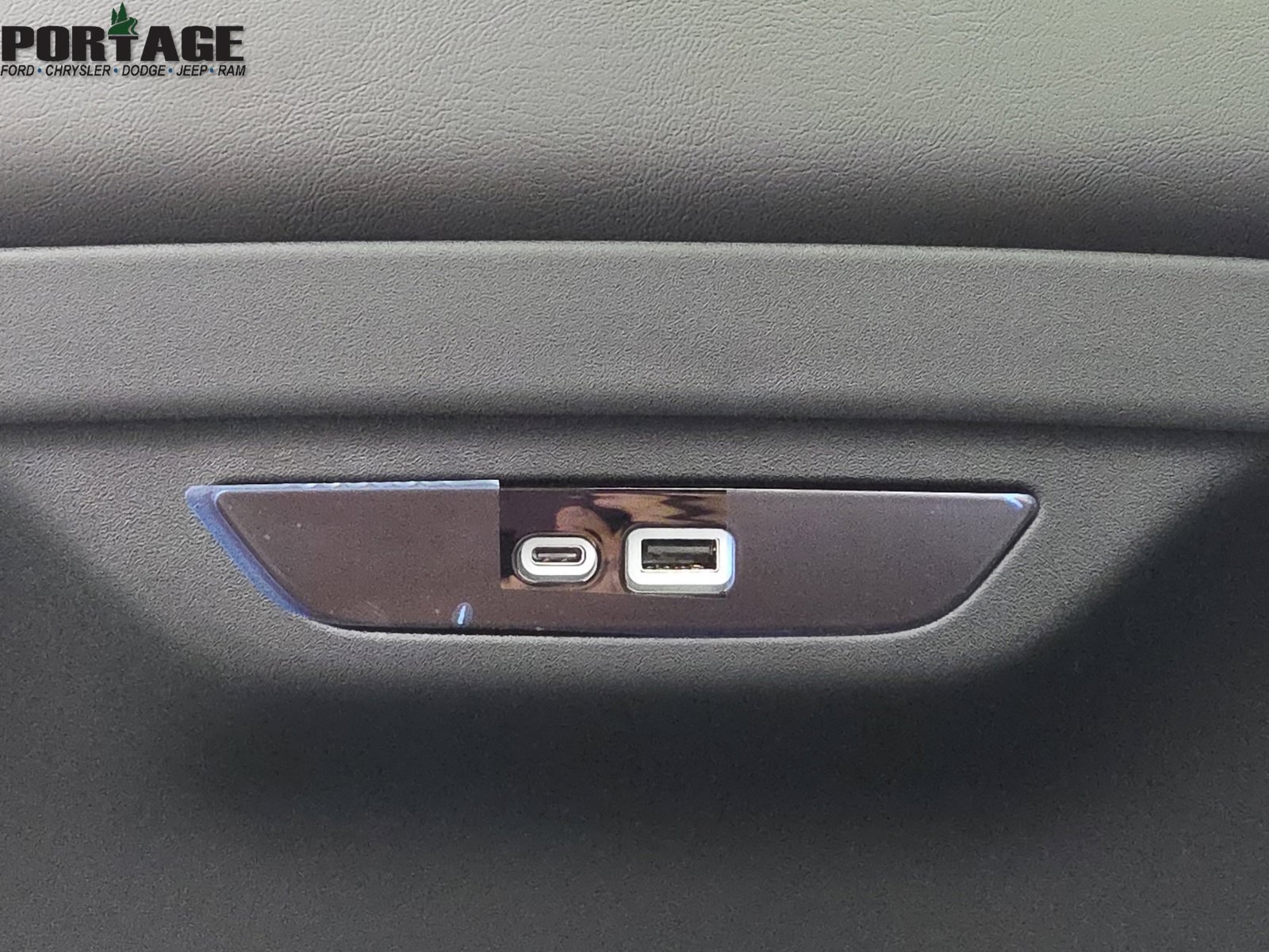 New 2027 Chrysler Pacifica Limited AWD/4WD image 31