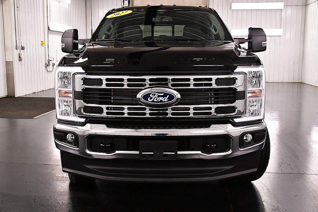 New 2027 Ford F250 XLT w/ FX4 Off-Road Package AWD/4WD image 2