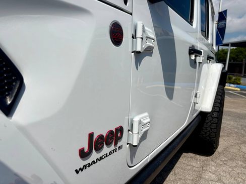 Used 2024 Jeep Wrangler Unlimited Rubicon AWD/4WD image 12