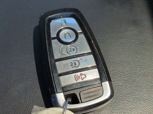 Used 2022 Ford Explorer Limited w/ Equipment Group 301A AWD/4WD image 38