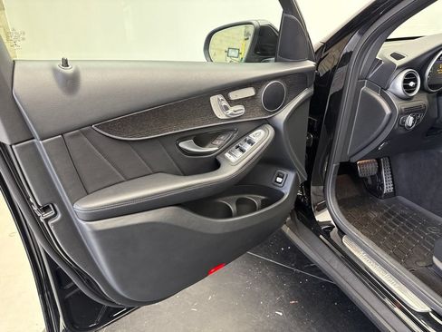 Used 2022 Mercedes-Benz GLC 300 4MATIC image 11