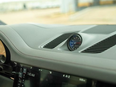 Used 2019 Porsche Cayenne Turbo image 34