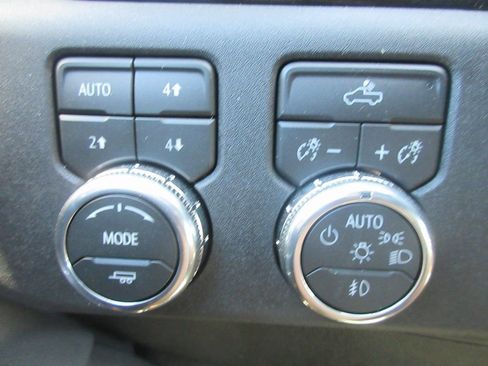 New 2026 GMC Sierra 2500 SLE w/ SLE Value Package; image 18