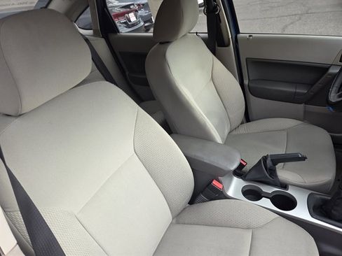 Used 2011 Ford Focus S image 7