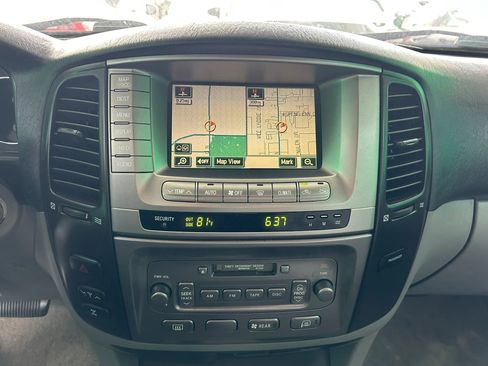 Used 2004 Toyota Land Cruiser image 5