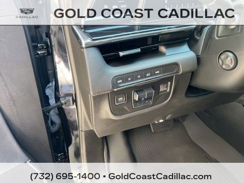 Used 2024 Cadillac Escalade Sport AWD/4WD image 23